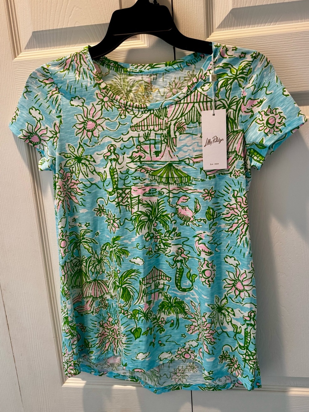 Brand New with Tags Women’s Lilly Pulitzer Tropical Mermaid Short-Sleeve Tee